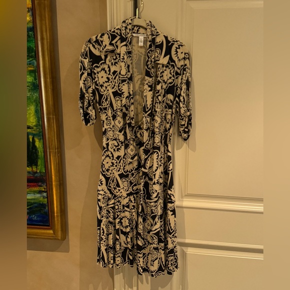 Vintage DVF wrap dress with tie - Picture 5 of 5